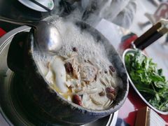 -南渝食府.墨脱石锅松茸鸡