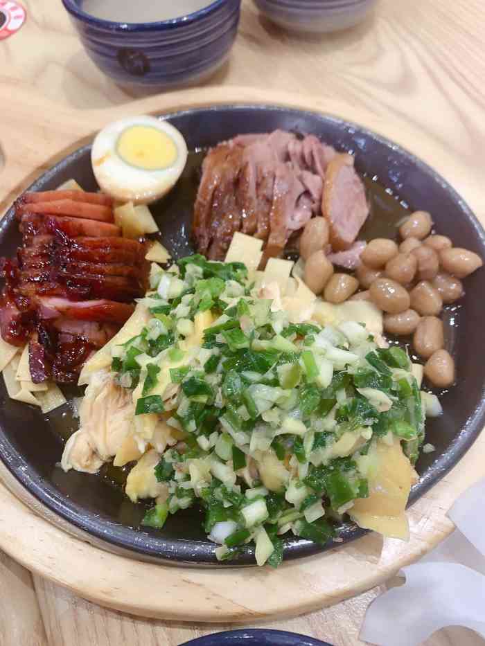 鹅饭儿·潮汕卤味烧腊(太平桥百盛店)-"位置很好找,从地铁口上来就能