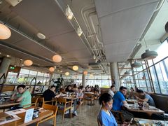 -ROAST coffee & eatery