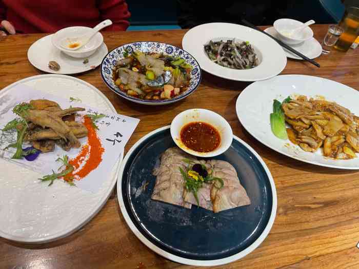 姊妹酒楼(广武门店)-"中午去的,人不算太多.但是很明显,这次去.