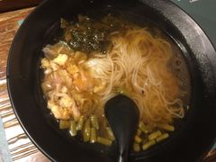 素米线-八月美食小馆(银泰城总店)