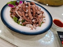 脆巴梢蘸酱-小船渔村•大连菜•大连焖鱼(明泽街店)