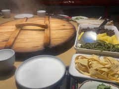 -万里闯关东铁锅炖菜馆(高新旗舰店)