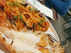 -Chom Cafe and Restaurant