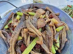 -丹水桥地锅鱼·翘嘴鲌·地方特色全鱼宴(丹江口大坝店)