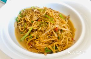 Sour Radish Pork Noodles