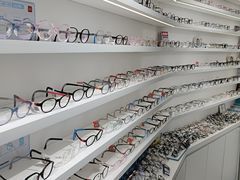 -美式眼镜·授权蔡司.依视路.尼康.豪雅.明月(南翔印象城店)