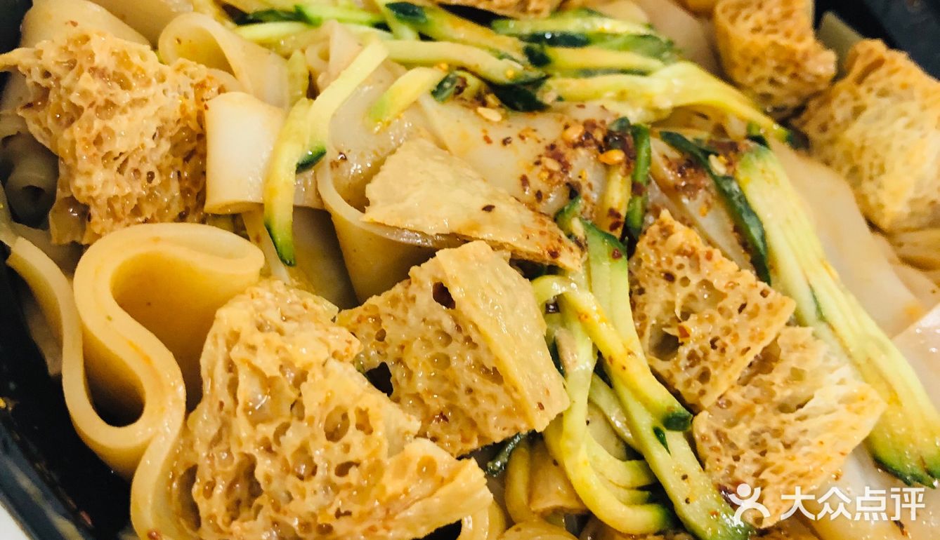 中午跟小伙伴一起定的外卖 表白西红柿炒鸡蛋