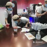 一家新开的以气泡水为主打的小店～最近的话有活动哦～
