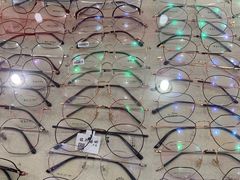 -朱师傅眼镜·蔡司·依视路·尼康(市先进店)