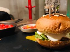 经典芝士汉堡-HIGH FIVE哈福手工汉堡(桂林路店)