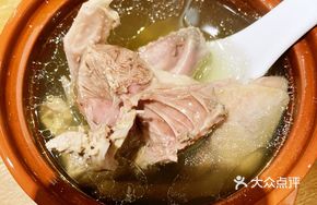 Stone斛 and American Ginseng Chicken Soup