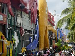 -三亚火车头万人海鲜广场