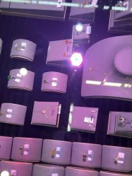 -灵彩珠宝(朗香街店)