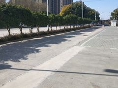 -海伦精致生活广场-停车场