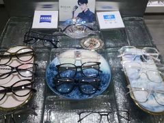 -GOOMI久米眼镜·蔡司·依视路·明月官方授权店(龙德紫金店)