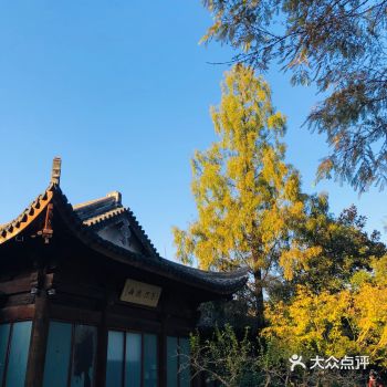 大家在杭州一定会去西湖逛逛吃吃，作为本地人告诉大家宝