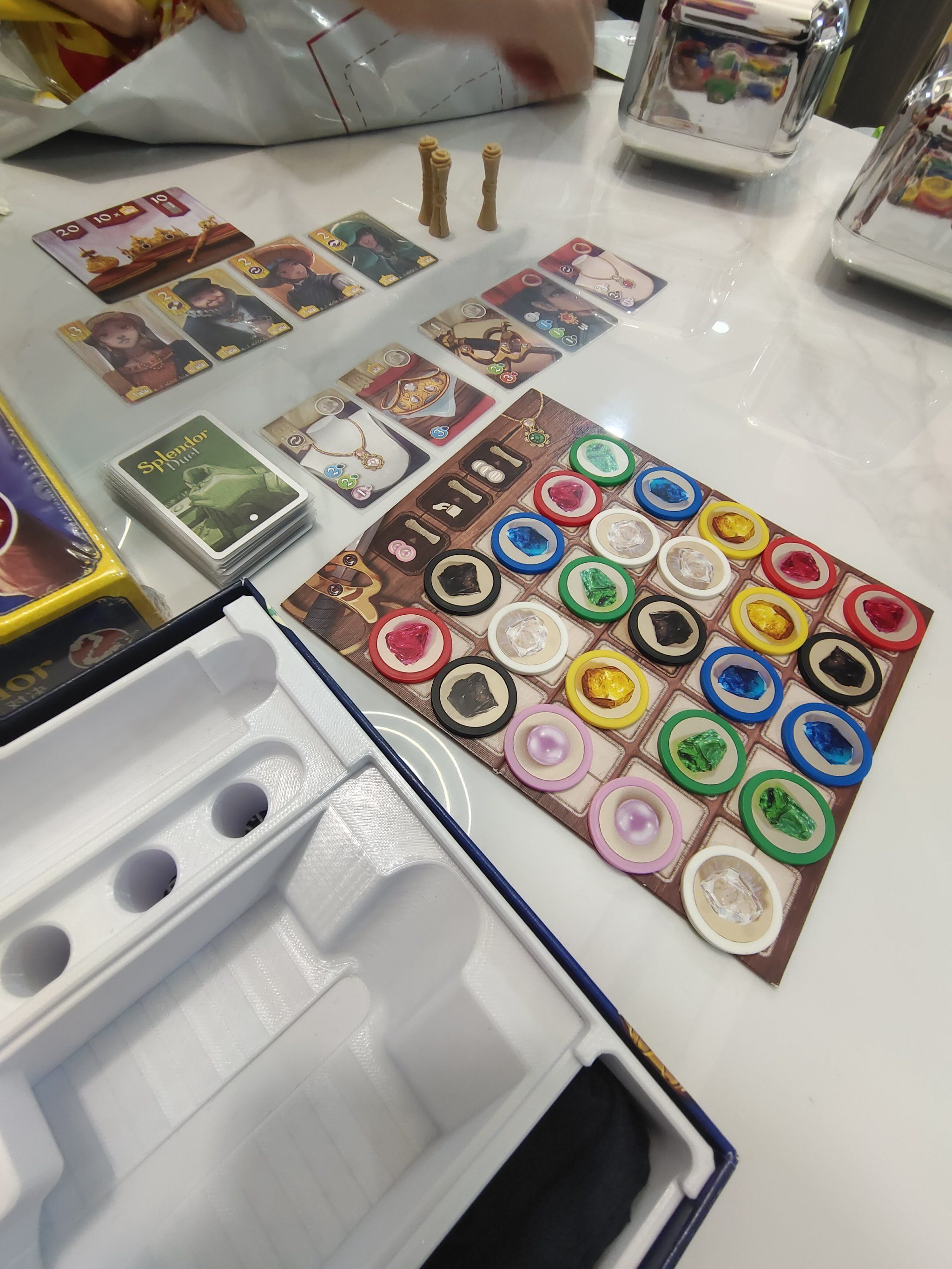 光明蓝鲸世界桌游电玩天地!