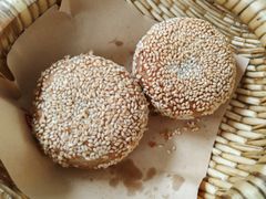 芝麻烧饼-魁盛居百年鲁菜馆(县西巷店)
