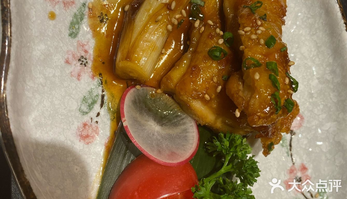 如果美食不能完全治愈悲伤，至少它可以稀释一部分