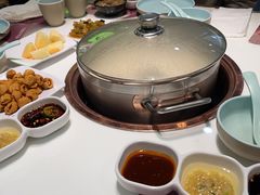 -洪氏嗨捞·猪肚鸡火锅(阳光天地店)