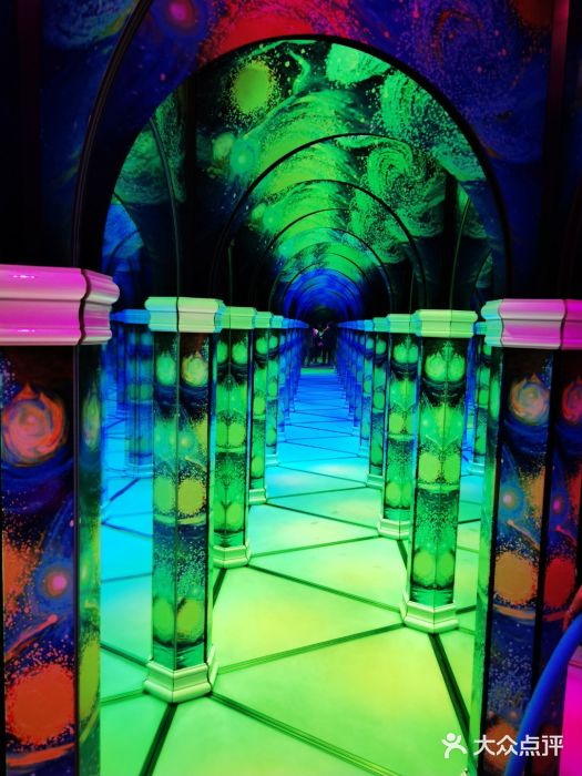 东方明珠广播电视塔图片