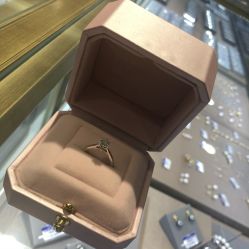 -威德钻石-克拉钻大本营(南京东路店)