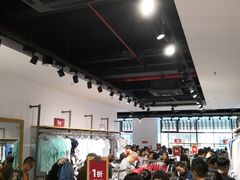 -奥特莱斯停车场