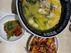 -灵芝妹子海鲜米线(劳动公园店)
