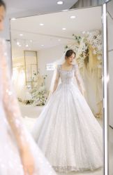 -台湾蔡美月婚纱租赁