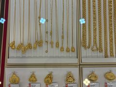 -恒一珠宝·回收黄金钻石奢侈品(灵岩南路店)