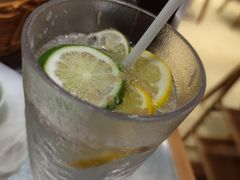 -潮界(LU·ONE凯德晶萃广场店)