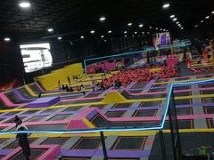 -嘿哟动霸CHUA·新潮玩运动娱乐中心·蹦床滑冰团建乐园