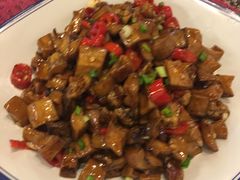 一碗香-刘姐啤酒鱼民族演艺餐厅(西街总店)