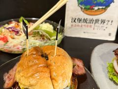 美式经典牛肉汉堡-shark burger·鲨鱼汉堡(交子大道店)