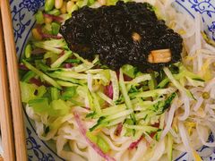 老北京炸酱面-门框胡同百年卤煮(新街口店)