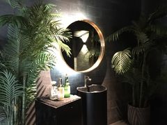 -UNI UNI(环亚凯瑟琳店)