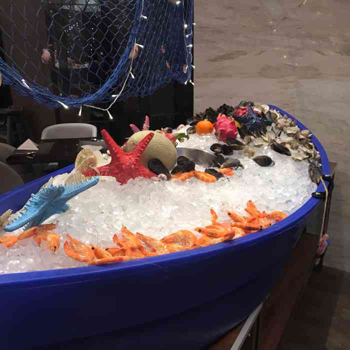 万荟轩自助餐厅(蓝海风万怡酒店)-"今天中午带着父母老婆孩子来到万怡