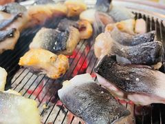 -围炉肉舍•炭烤活鳗•丹东海鲜烤肉(步行街店)