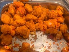 -黄浦江游览十六铺3号码头网红自助餐