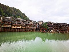 -临江餐馆二楼美食部落