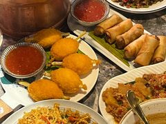 -浩海火燒雲傣家菜(芮欧百货店)