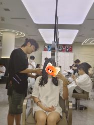 -慕名造型