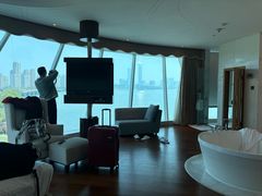 -苏州金鸡湖中茵皇冠假日酒店