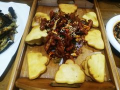 东镇烤三味-老东镇啤酒屋海鲜加工·蒸汽海鲜·海鲜烧烤(台东店)