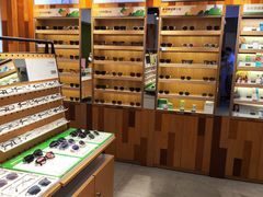 -LOOK眼镜·蔡司依视路配镜(宝山万达店)