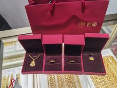 -八佰伴华地百货(宜兴店)