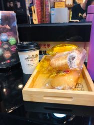 -镁连社·美联社