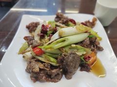 葱爆羊肉-老马家和盛园饭庄(康乐西路店)