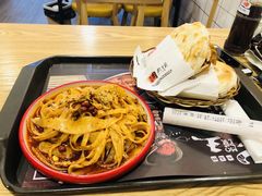 -十三朝牛馍王擀面皮(骡马市店)